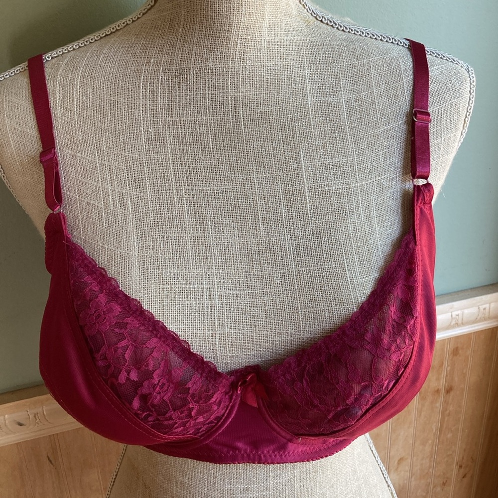 Burgundy lace underwire bra